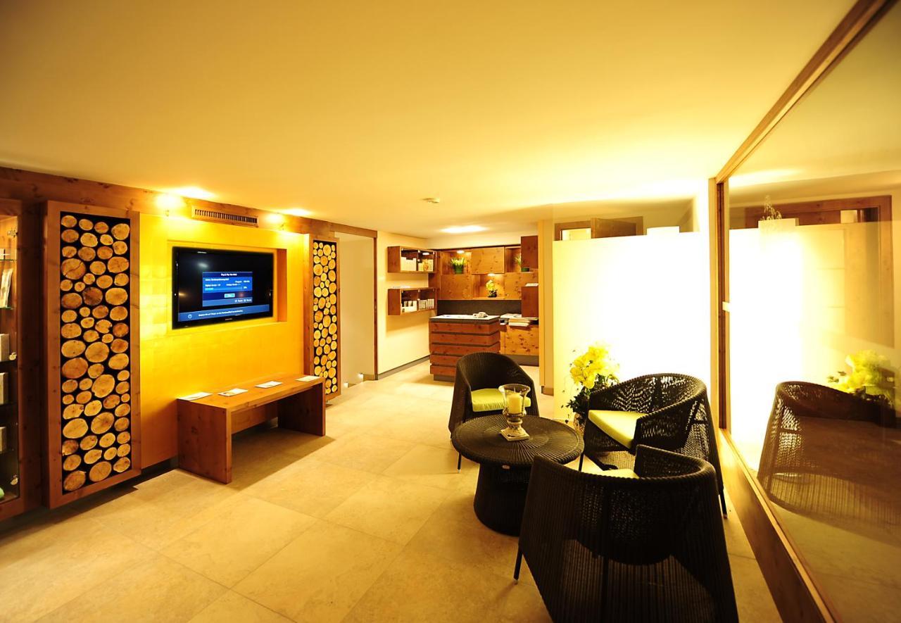 Hotel Max แซร์เฟาส์ ภายนอก รูปภาพ