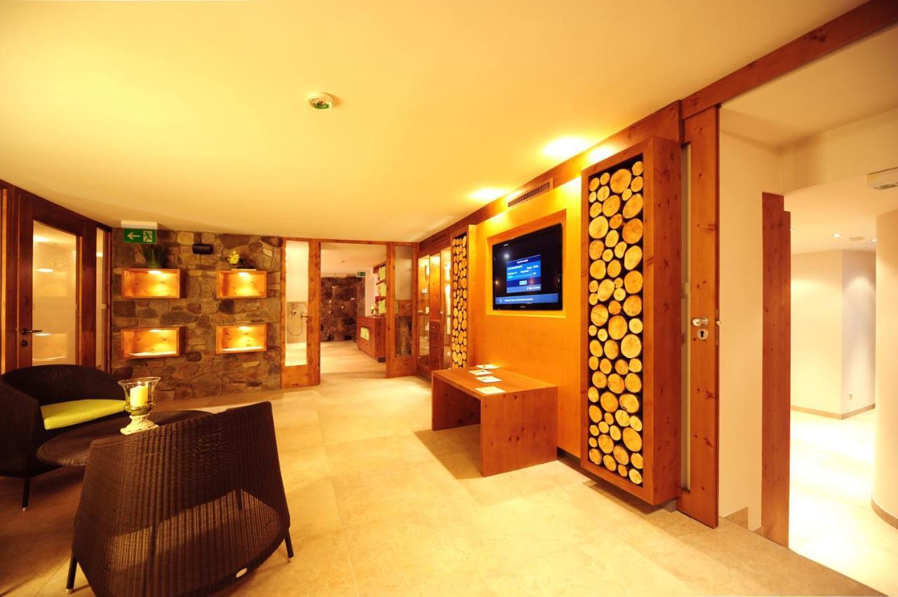 Hotel Max แซร์เฟาส์ ภายนอก รูปภาพ