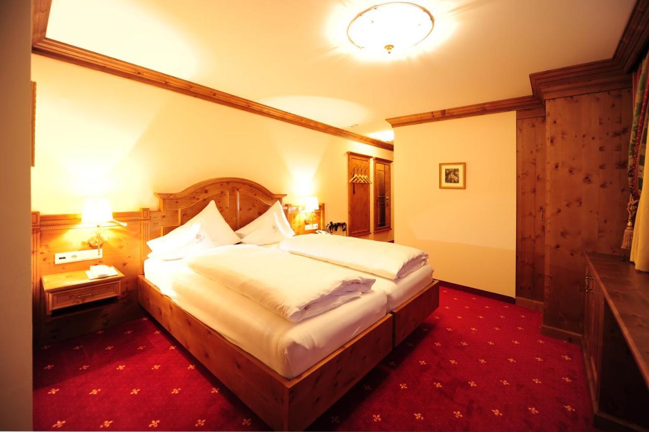Hotel Max แซร์เฟาส์ ภายนอก รูปภาพ
