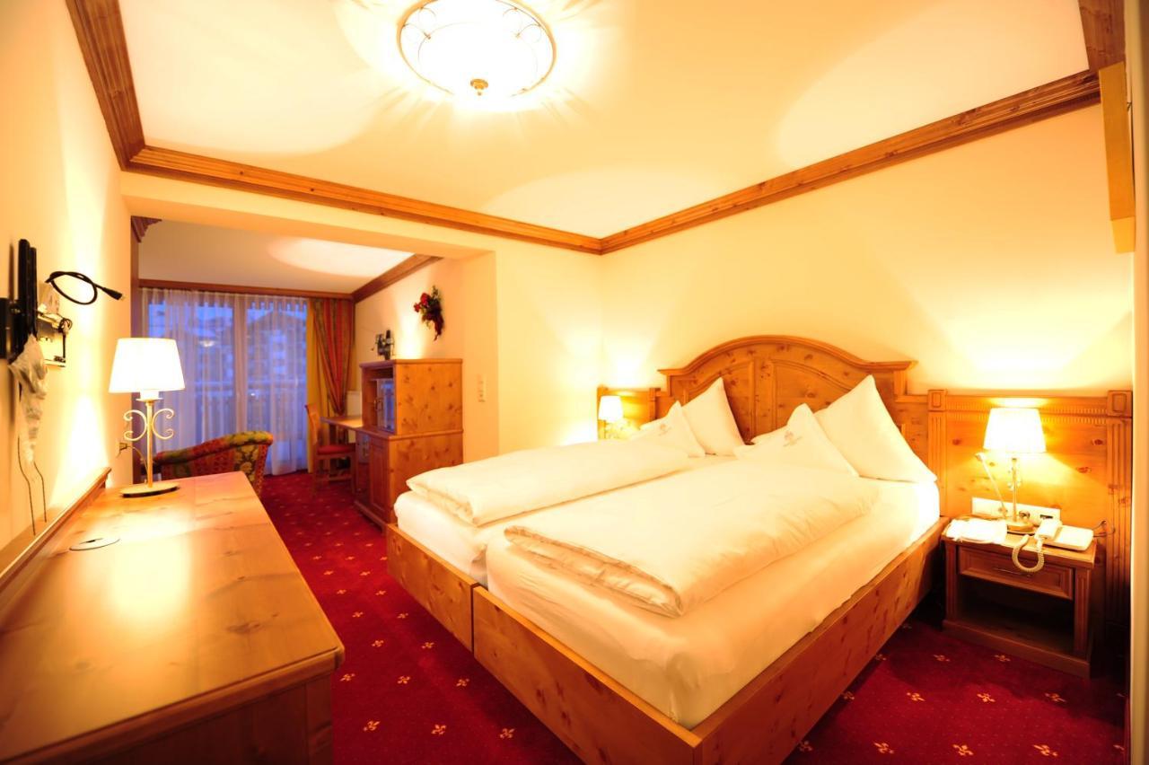 Hotel Max แซร์เฟาส์ ภายนอก รูปภาพ