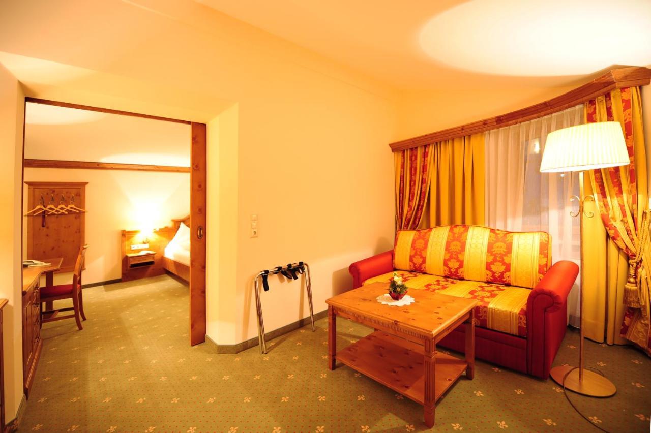 Hotel Max แซร์เฟาส์ ภายนอก รูปภาพ