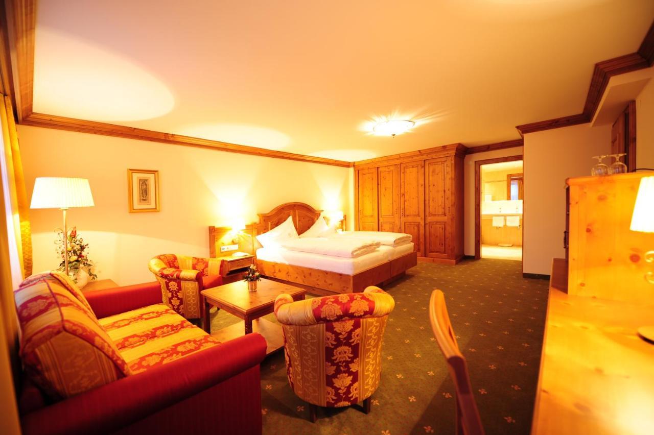Hotel Max แซร์เฟาส์ ภายนอก รูปภาพ