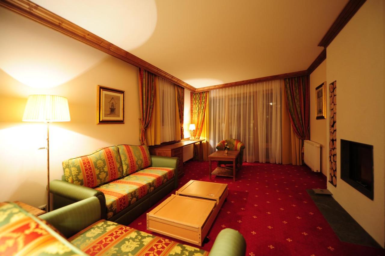 Hotel Max แซร์เฟาส์ ภายนอก รูปภาพ