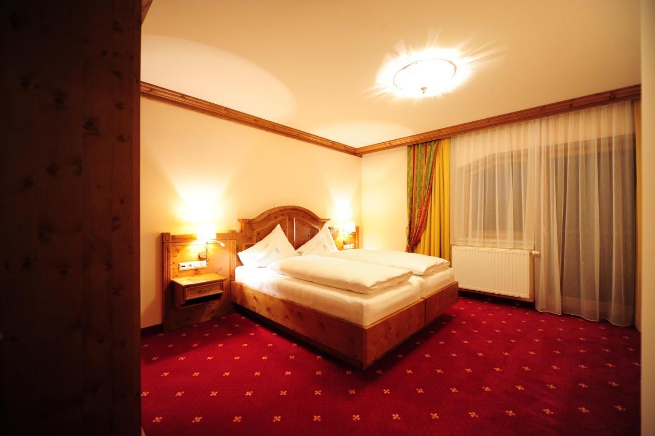Hotel Max แซร์เฟาส์ ภายนอก รูปภาพ