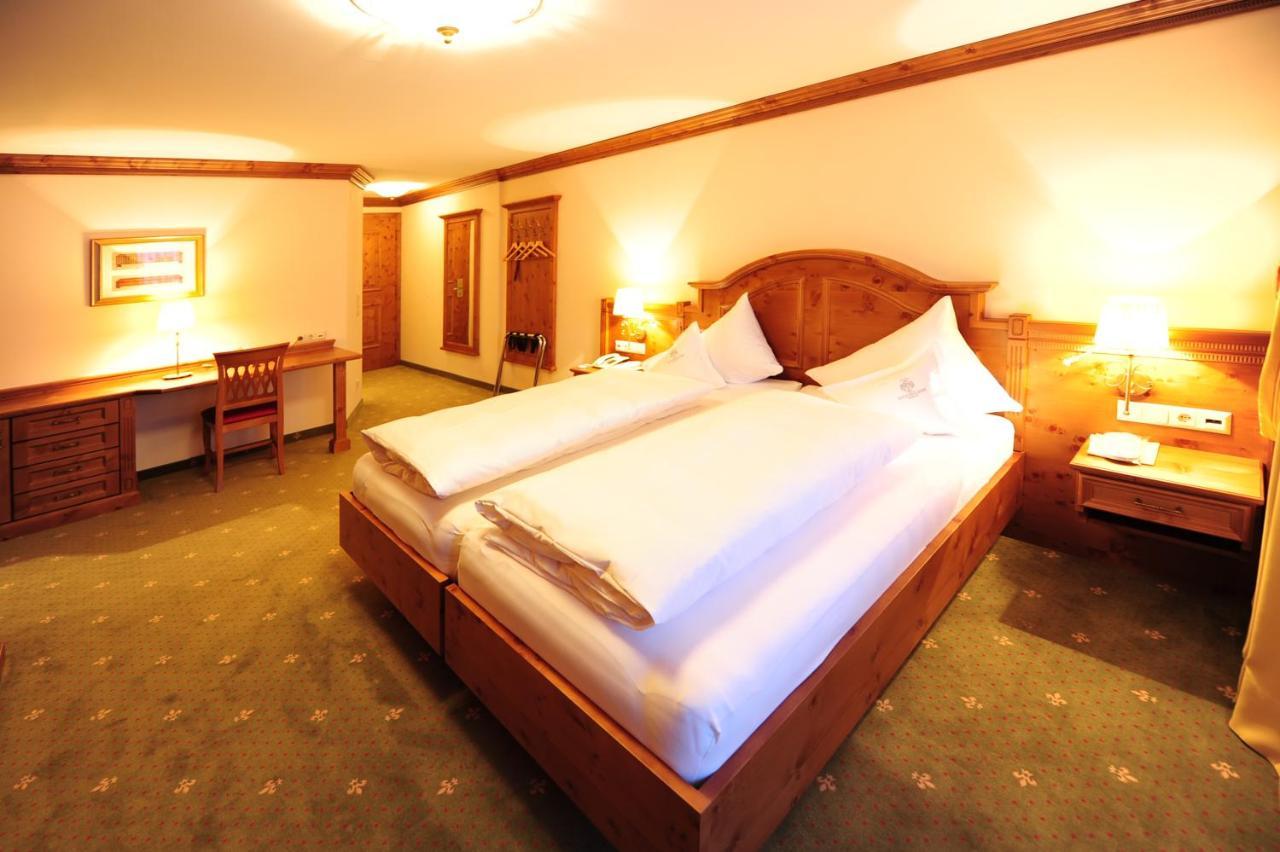 Hotel Max แซร์เฟาส์ ภายนอก รูปภาพ